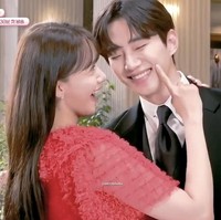 Menurut laporan Proof pada Senin (3/7/2023), Yoona dan Junho telah menjalin hubungan asmara sebelum memulai syuting drama komedi romantis itu. Keduanya memutuskan untuk membintangi King the Land bersama karena telah berpacaran. Foto: Instagram