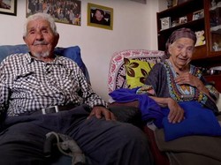 7 Potret Harmonis Pasangan Menikah 91 Tahun, Masih Romantis dan Saling Merayu