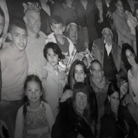 Hingga saat ini pernikahan mereka tetap langgeng tanpa ada pertengkaran berarti. Keduanya dikaruniai 11 anak dan 64 cucu. Foto: Dok. BBC News