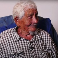 “Kami tidak punya rumah. Kami membersihkan kandang keledai dan tinggal di dalamnya,” ujar Zechariah dan Shama’a, seperti dikutip dari BBC News. Foto: Dok. BBC News