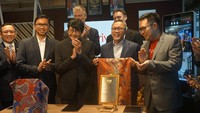 PrivyID adalah layanan platform tanda tangan digital untuk keperluan legalitas yang mengikat secara hukum menggunakan sertifikat digital, yang berbasis di Indonesia. Zulhas berharap Indonesia ke depannya tidak hanya mengekspor barang tapi juga jasa teknologi.