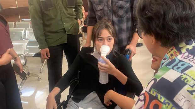 Amanda tiba di PN Jaksel (Mulia-detikcom)
