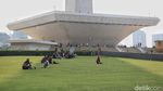 Anak Sekolah Masih Libur, Monas Ramai Meski di Hari Kerja
