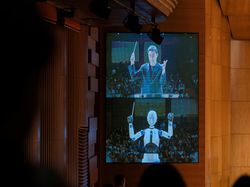 Canggih! Aksi Robot Android Pimpin Pertunjukan Orkestra di Seoul