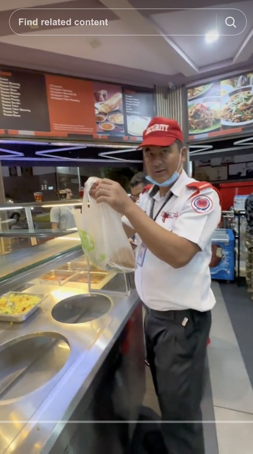 Cuma Mampu Beli Nasi dan Kuah, Satpam Ini Ditraktir Orang Baik