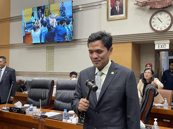 Anggota Komisi III DPR RI Fraksi Gerindra Habiburokhman resmi dilantik sebagai Wakil Ketua Komisi III DPR. Habiburokhman dilantik menggantikan mantan Wakil Ketua Komisi III DPR Fraksi Gerindra Desmond J Mahesa yang telah wafat.
