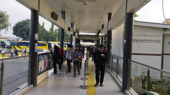 Halte TransJakarta Terminal Kalideres 1