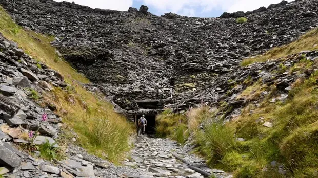 Hotel bawah tanah Go Below Underground Adventures