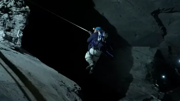 Hotel bawah tanah Go Below Underground Adventures
