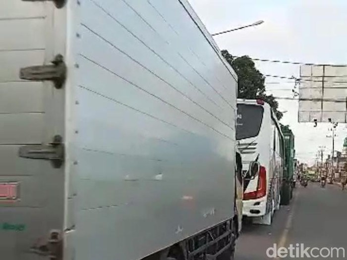 jalur ketapang banyuwangi macet