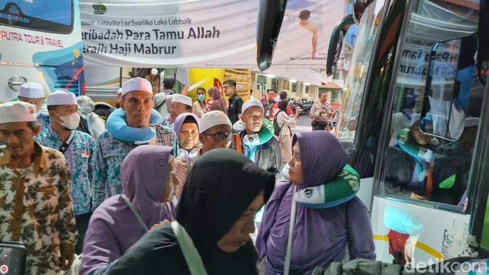 Jemaah haji Jatim pulang