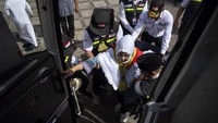 Jemaah haji asal Indonesia dipulangkan secara bertahap.