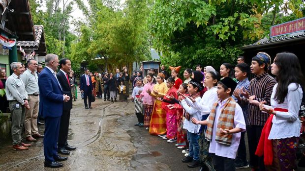 Jokowi dan PM Australia Lihat Harimau Sumatera