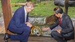 Momen Jokowi Bercengkerama dengan Harimau Sumatera di Australia