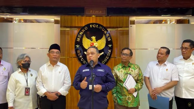 Kepala BP2MI Benny Rhamdani mengatakan sindikat TPPO tak tersentuh karena dibekingi banyak oknum aparat hingga pejabat. (YouTube Kemenko Polhukam)