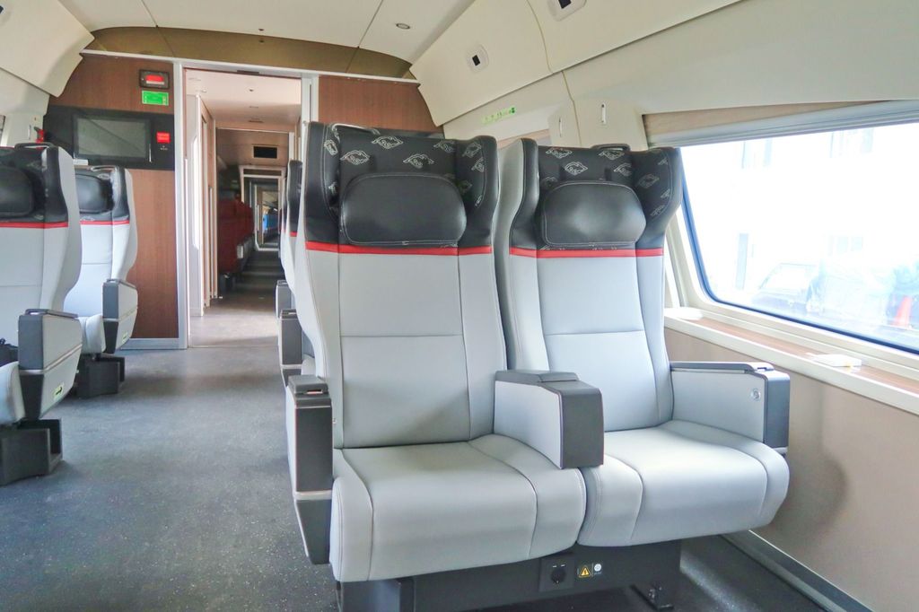 Kereta Cepat Jakarta Bandung khusus penumpang