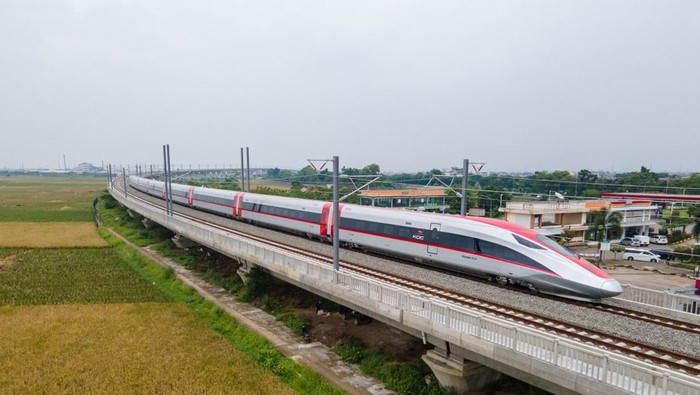 Kereta Cepat Jakarta Bandung khusus penumpang