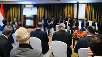 Turut hadir Menteri Koordinator Bidang Maritim dan Investasi Luhut Binsar Pandjaitan, Menteri Koordinator Perekonomian Airlangga Hartarto, Menteri Luar Negeri Retno Marsudi, Menteri Investasi Bahlil Lahadalia, dan Ketua Kamar Dagang Indonesia (KADIN) Arsyad Rasyid.