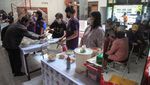 Potret Berbagi Makanan Gratis di Kantin Kebajikan Semarang