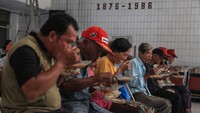 Aksi itu digelar untuk meringankan beban masyarakat kurang mampu dan menumbuhkan rasa kerukunan serta toleransi antar umat beragama khususnya di kota itu.   