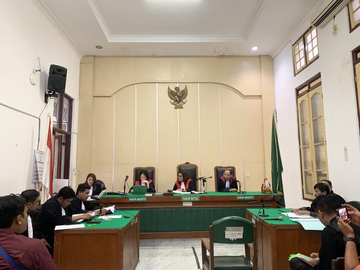 JPU membacakan dakwaan Herdon Samosir di PN Medan. Foto: Radja Sinaga/detikSumut