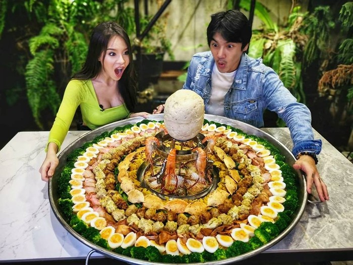 Makanan jumbo di Bangkok Super Jumbo! 10 Makanan Raksasa yang Beratnya 35 Kilogram