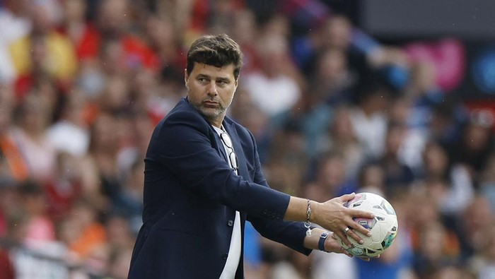 Soccer Football - Soccer Aid 2023 - Old Trafford, Manchester, Britain - June 11, 2023 Mauricio Pochettino during the match Action Images via Reuters/Jason Cairnduff