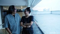 Sepanjang praktik kolaboratifnya, Isabel dan Alfredo telah menciptakan karya instalasi berskala besar yang menyoroti gagasan mengenai rumah dan keluarga, identitas dan kepemilikan, perjalanan dan perpindahan, merasakan kehadiran dalam ketiadaan, dan akumulasi ingatan. Foto: Pradita Utama/ detikcom