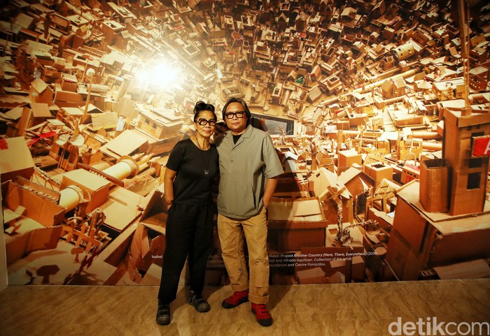 Mengenal Lebih Dekat Duo Seniman, Isabel dan Alfredo Aquilizan Mengenal Lebih Dekat Duo Seniman, Isabel dan Alfredo Aquilizan