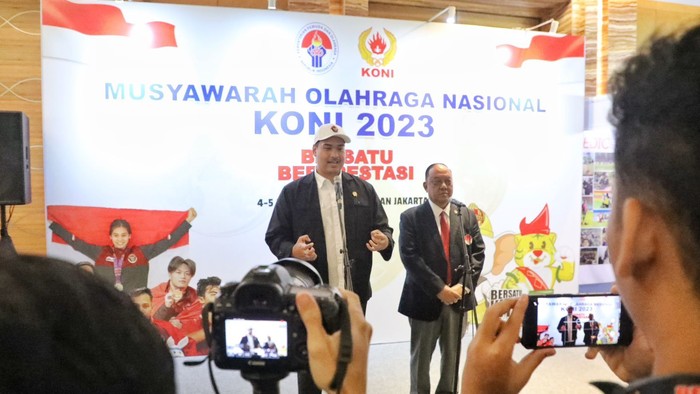 Menpora Dito, Koni