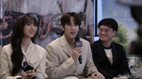 Dalam konferensi pers tersebut, Film dan Nanon berbagi cerita belakang layar My Precious. (Foto: Atmi Ahsani Yusron/detikcom)