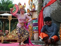 Pemprov Bali Larang Pementasan Joged Bumbung Erotis!