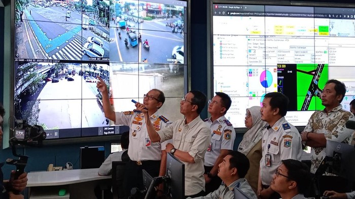 Pemerintah Provinsi DKI Jakarta bakal menambah pemasangan teknologi kecerdasan buatan atau artificial intelligence (AI) di 40 persimpangan.