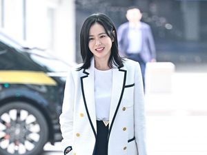 Penampilan Perdana Son Ye Jin Usai Melahirkan, Bentuk Tubuh Jadi Sorotan