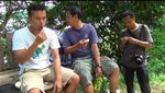 Pose Keren Nicholas Saputra Saat Masak dan Kulineran Enak
