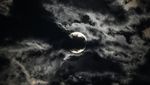 Potret Supermoon Pertama Tahun 2023 di Berbagai Negara