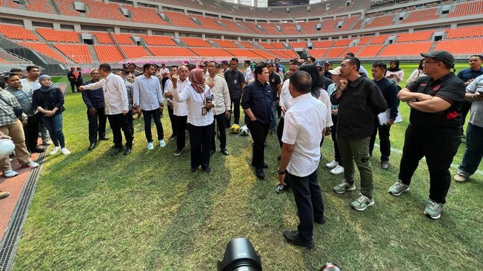 Ketua Umum PSSI, Erick Thohir, meninjau Jakarta International Stadium (JIS). Hal ini bertujuan agar stadion bisa diajukan ke FIFA untuk venue Piala Dunia U-17.