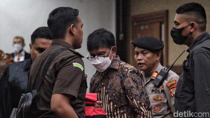 Mantan Menkominfo Johnny G Plate meminta hakim membatalkan dakwaan jaksa penuntut umum terkait kasus korupsi proyek BTS 4G. Plate meminta hakim membebaskannya dari tahanan.