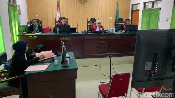 Sidang tuntutan 2 polisi di Madiun kasus peredaran narkoba