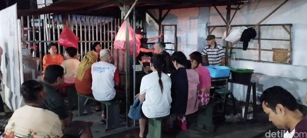 Tahu Lontong Mbah Marno yang legendaris di Blitar
