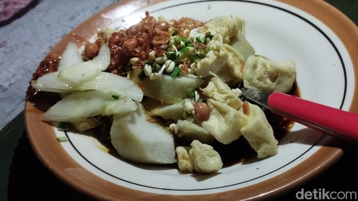 Tahu Lontong Mbah Marno yang legendaris di Blitar