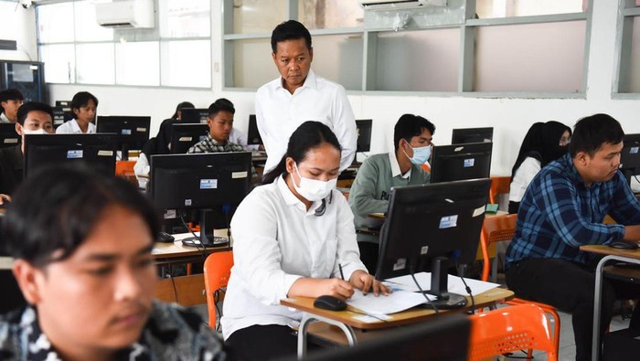 Ujian Tulis Berbasis Komputer untuk jalur Seleksi Mandiri Masuk Perguruan Tinggi Negeri (SMM PTN-BARAT) 2023.