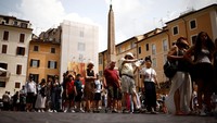 Pantheon adalah bangunan yang digunakan sebagai gereja sejak tahun 609 M. Di sana pula, tempat peristirahatan terakhir Raphael, pelukis Renaisans yang terkenal. REUTERS/Guglielmo Mangiapane  
