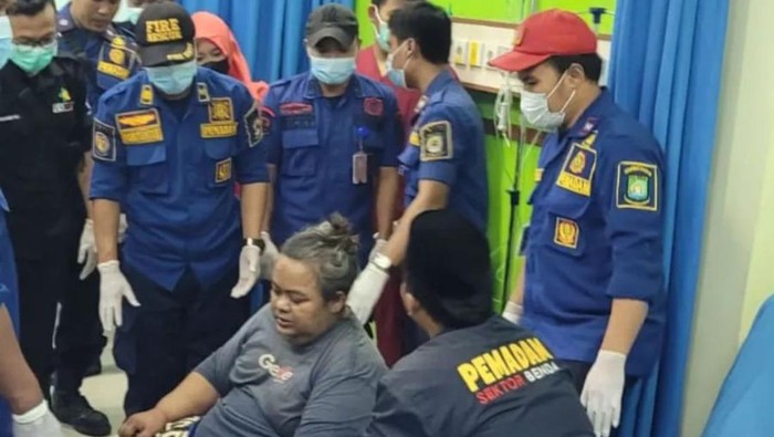 BPBD Tangerang Evakuasi Pria Berbobot 200 Kg ke RSUD