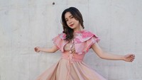 Bunga Reyza mengamini disebut terkenal oleh banyak orang. (Foto: dok Instagram)
