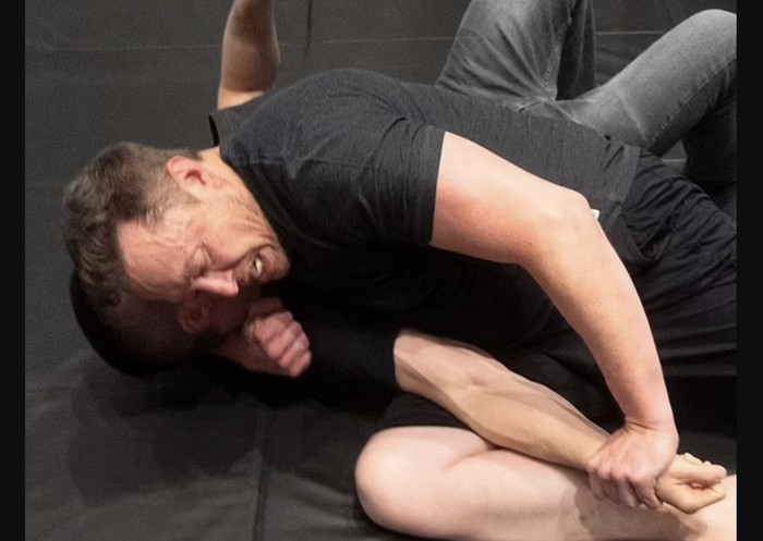 Elon Musk latihan UFC