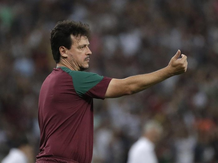 Coach Fernando Diniz of Brazil's Fluminense gives instructions to his players during a Copa Libertadores Group D soccer match against Peru's Sporting Cristal at Maracana stadium in Rio de Janeiro, Brazil, Tuesday, June 27, 2023. (AP Photo/Bruna Prado)