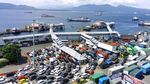 Volume Kendaraan di Pelabuhan Ketapang Kian Padat