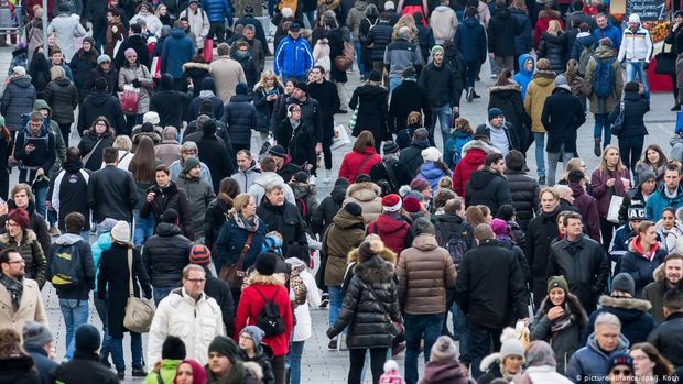 Hari Populasi Sedunia atau World Population Day diperingati setiap tahun pada 11 Juli. Tujuannya untuk menyoroti masalah kependudukan yang ada di dunia.