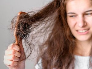 8 Cara Agar Rambut Tidak Kering, Terlihat Sehat dan Kuat